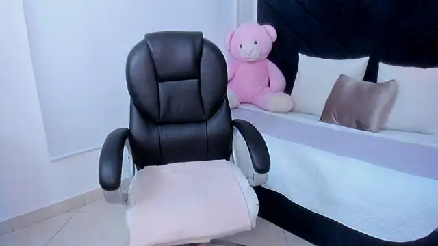 kate lua online show from November 25, 2025, 11:43 am