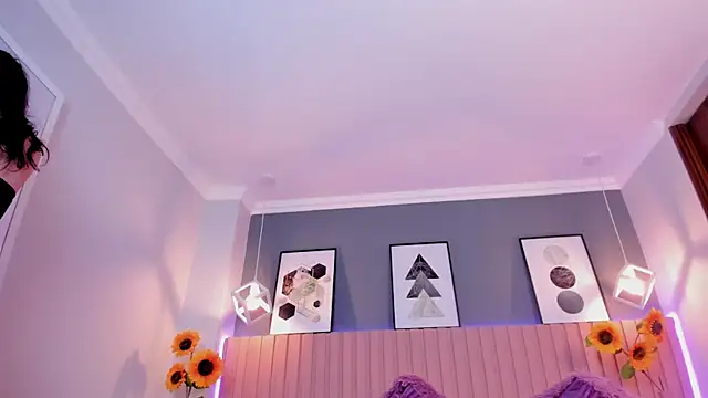 Nina Ford online show from April 10, 2026, 3:12 am