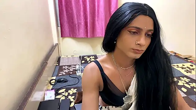 Snapshot of LuvLayla chatting on September 16, 2025, 4:52 pm LuvLayla online show from September 16, 2025, 4:52 pm