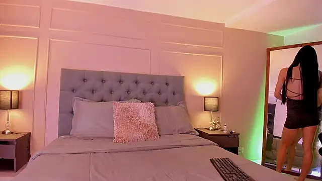 ALICESANDOVAL online show from September 28, 2025, 11:26 am