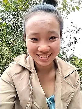 liu-liusexy online show from October 26, 2025, 5:24 am