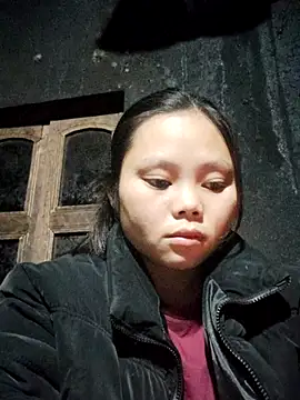 omiu-baby online show from December 4, 2025, 10:51 pm