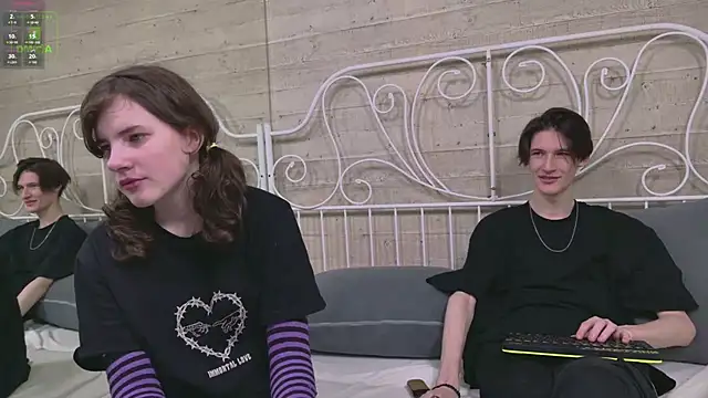 ViviaraNGendy online show from September 21, 2025, 10:39 am