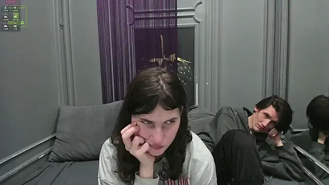 ViviaraNGendy online show from October 31, 2025, 3:46 pm