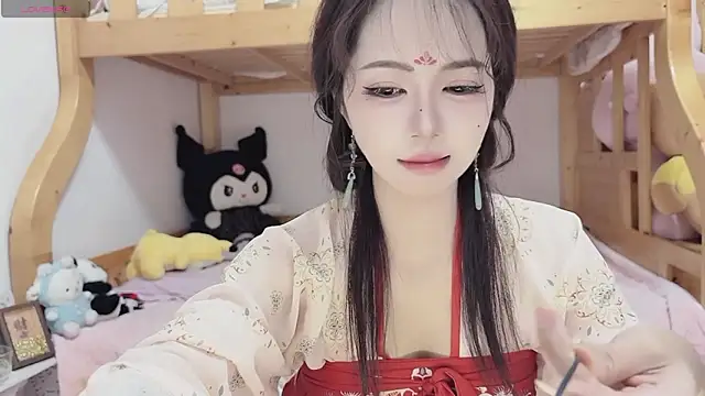 Sue101010 online show from October 17, 2025, 11:57 am