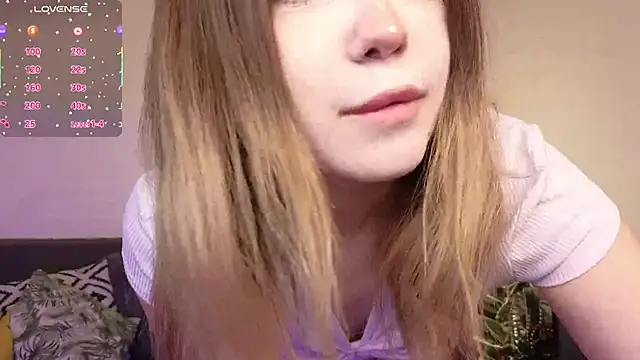 Lina Glow online show from January 6, 2026, 6:39 am