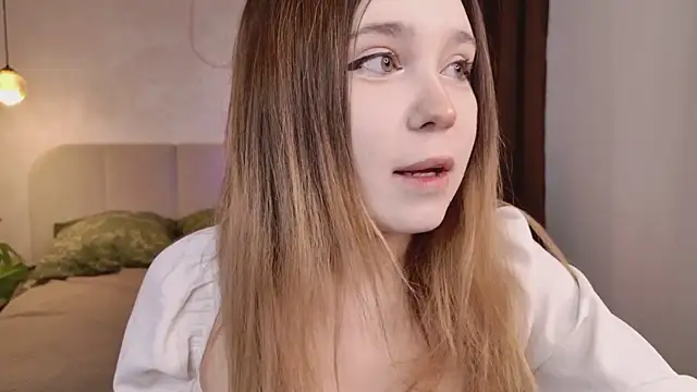 Snapshot of Lina_Glow chatting on January 17, 2026, 6:40 am Lina Glow online show from January 17, 2026, 6:40 am