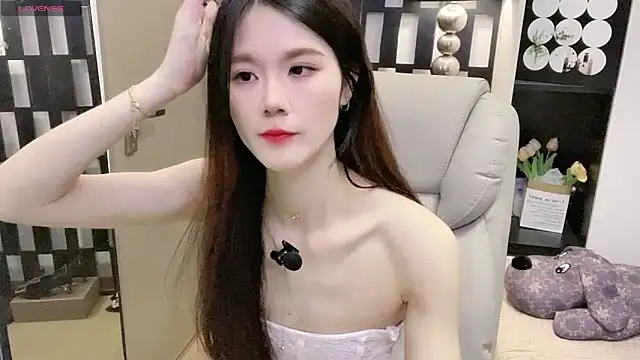 Yueyue-MM online show from February 15, 2026, 4:20 am