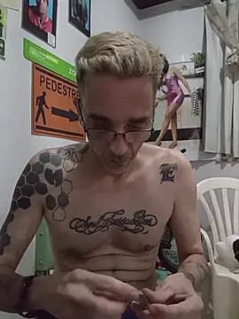 dinho carioca online show from April 15, 2026, 5:42 pm