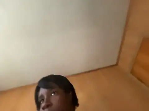 Snapshot of saltlightEmber chatting on January 18, 2026, 8:12 pm saltlightEmber online show from January 18, 2026, 8:12 pm