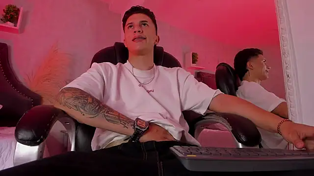 liaamsmiith  online show from January 9, 2026, 12:30 pm