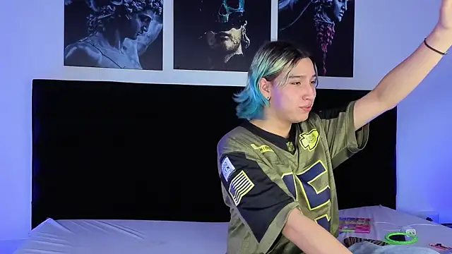 AngelFlexxx online show from April 15, 2026, 8:20 pm