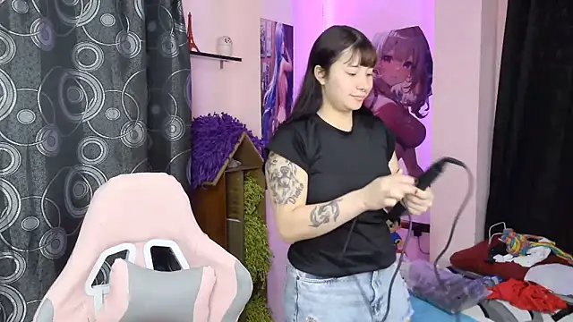 Snapshot of Zulema_R1 chatting on March 18, 2026, 10:35 pm Zulema R1 online show from March 18, 2026, 10:35 pm
