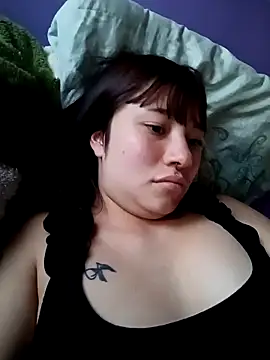 Snapshot of Zulema_R1 chatting on April 8, 2026, 10:43 pm Zulema R1 online show from April 8, 2026, 10:43 pm