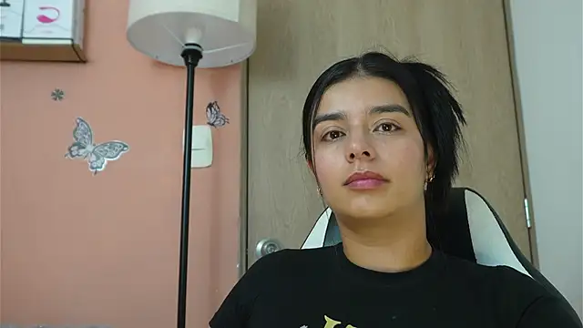 valerihouse online show from March 20, 2025, 11:02 pm