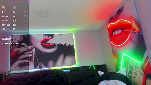 Snapshot of Sara_Bdsm_ chatting on April 12, 2026, 5:18 pm Sara Bdsm online show from April 12, 2026, 5:18 pm