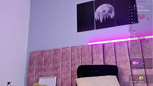 Niicolle Evanss online show from November 10, 2025, 8:08 pm