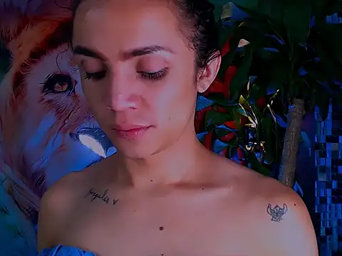 Cristal Gem1 online show from November 6, 2025, 2:01 am