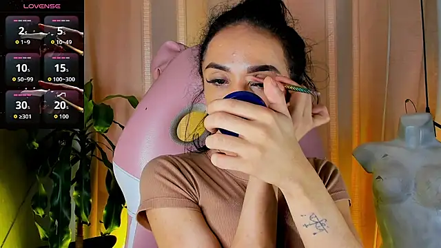 Snapshot of Cristal_Gem1 chatting on June 24, 2026, 9:47 pm Cristal Gem1 online show from June 24, 2026, 9:47 pm