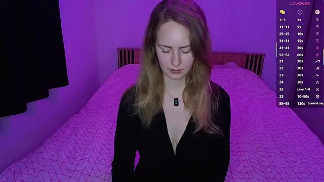 LyraHotty online show from March 27, 2026, 9:14 pm