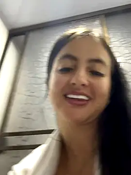 salo-rousee online show from December 4, 2025, 3:05 am