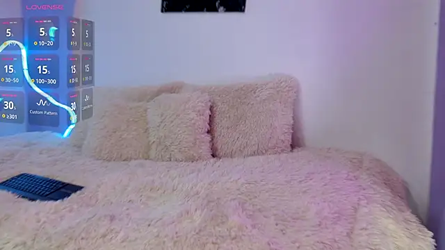 oliver mr  online show from November 9, 2025, 8:29 pm