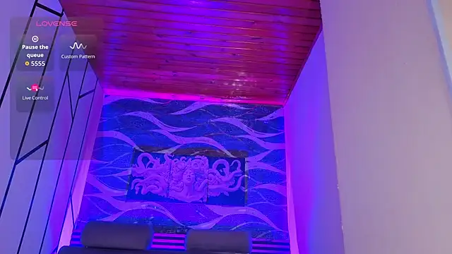 oliver mr  online show from April 13, 2026, 7:19 pm