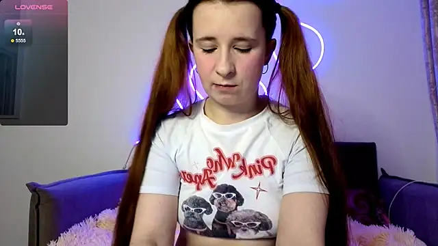 Snapshot of _Linett_ chatting on November 3, 2025, 8:21 pm Linett online show from November 3, 2025, 8:21 pm