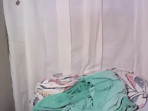 Snapshot of SweetEsterPinay33 chatting on October 8, 2025, 9:01 pm SweetEsterPinay33 online show from October 8, 2025, 9:01 pm