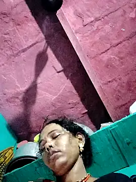 Pooja750 online show from September 21, 2025, 8:32 pm