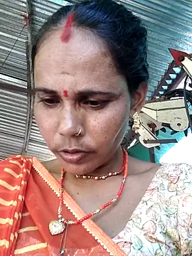 Pooja750 online show from September 26, 2025, 5:11 am