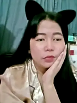 Asianhotskinny online show from April 19, 2026, 6:46 am