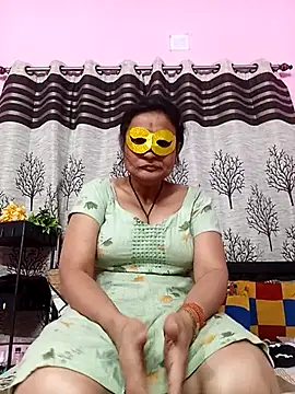 Snapshot of Gullapi chatting on April 5, 2026, 4:37 pm Gullapi online show from April 5, 2026, 4:37 pm