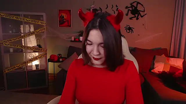 Halle Berrry online show from October 30, 2025, 2:07 pm