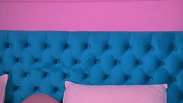 Snapshot of AlyraRose chatting on September 26, 2025, 3:27 pm AlyraRose online show from September 26, 2025, 3:27 pm