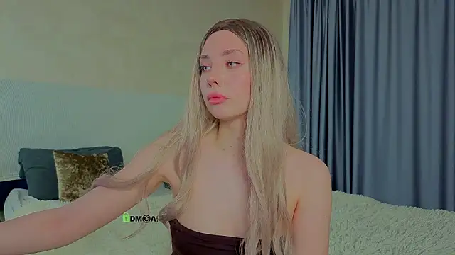  sophielov online show from March 17, 2026, 10:24 pm