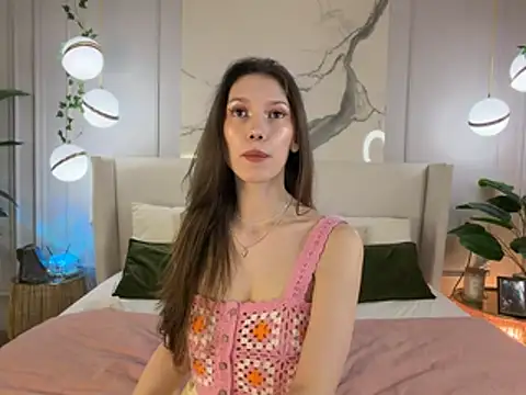 Snapshot of MaryNixon_ chatting on April 6, 2026, 5:19 am MaryNixon online show from April 6, 2026, 5:19 am