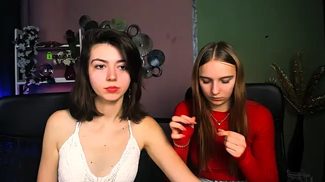 keylas moan online show from November 25, 2025, 1:44 pm