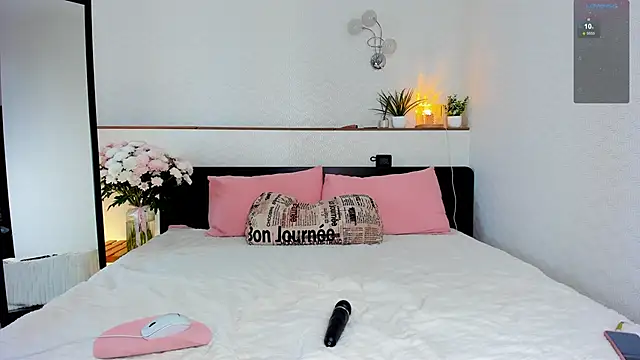 Snapshot of charlottacardi chatting on October 24, 2025, 3:58 am charlottacardi online show from October 24, 2025, 3:58 am