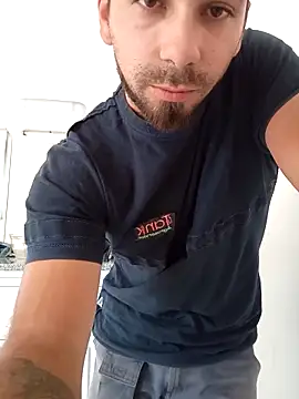 Snapshot of Lushakuiron1 chatting on November 24, 2025, 3:34 pm Lushakuiron1 online show from November 24, 2025, 3:34 pm