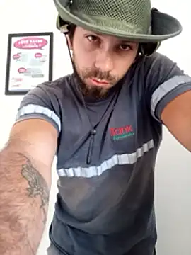 Snapshot of Lushakuiron1 chatting on February 13, 2026, 5:09 pm Lushakuiron1 online show from February 13, 2026, 5:09 pm