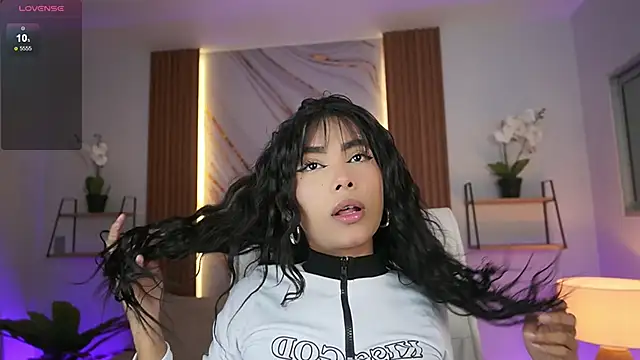 GiaNovak online show from December 17, 2025, 7:09 pm