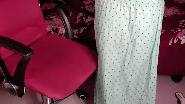 Sexy Ara  Baby online show from October 9, 2025, 6:06 pm