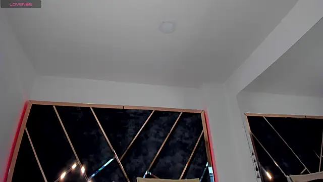 Snapshot of SusanaHenao chatting on September 19, 2025, 5:24 pm SusanaHenao online show from September 19, 2025, 5:24 pm