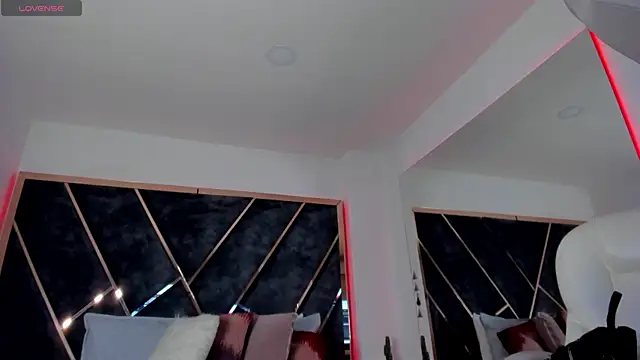Snapshot of SusanaHenao chatting on October 10, 2025, 5:34 pm SusanaHenao online show from October 10, 2025, 5:34 pm