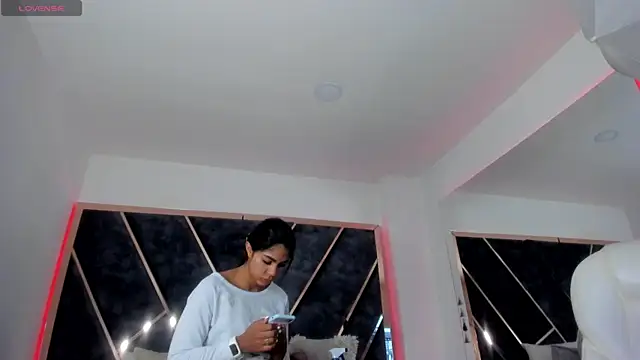 SusanaHenao online show from March 24, 2026, 5:18 pm