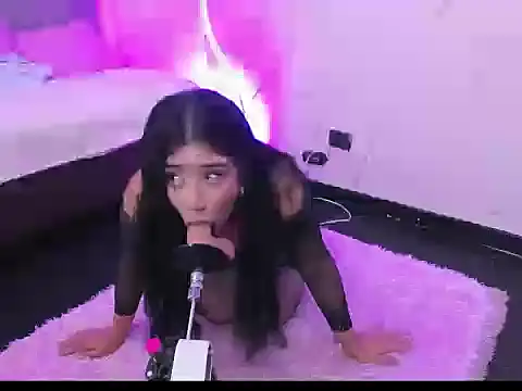 CandyMoon mc online show from November 22, 2025, 3:11 pm