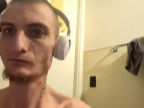 jizzyglizzy92 online show from March 16, 2026, 7:45 am