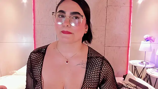 sofiiacarson online show from May 25, 2026, 11:38 am