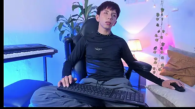 Hyunjin Son online show from April 11, 2026, 10:03 pm